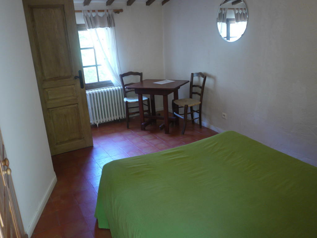 Auberge Des Seguins Buoux Room photo
