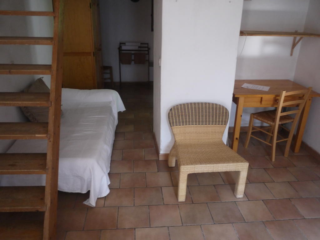 Auberge Des Seguins Buoux Room photo