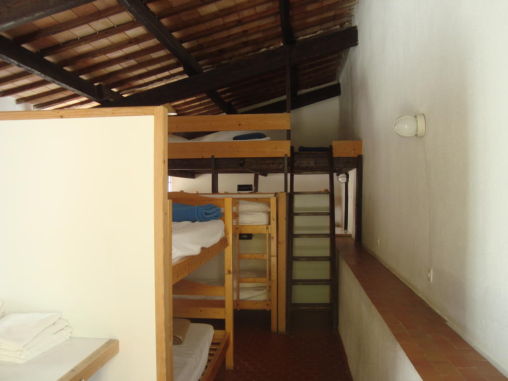 Auberge Des Seguins Buoux Room photo