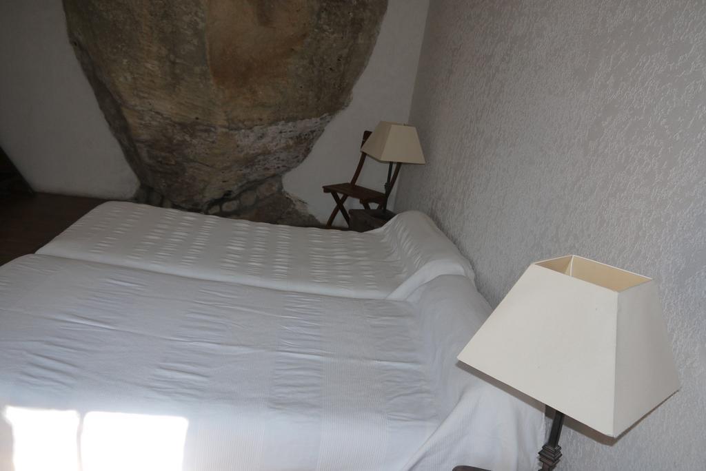 Auberge Des Seguins Buoux Room photo