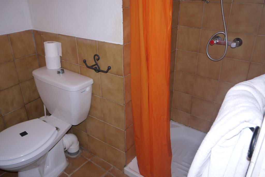 Auberge Des Seguins Buoux Room photo
