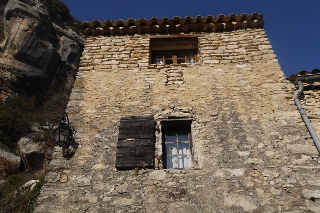 Auberge Des Seguins Buoux Exterior photo